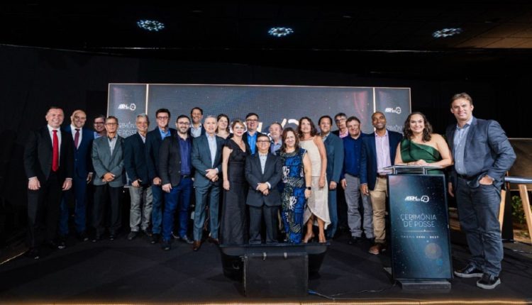 Membros da nova diretoria da Associação Brasileira de Recursos Humanos ES (ABRH-ES)